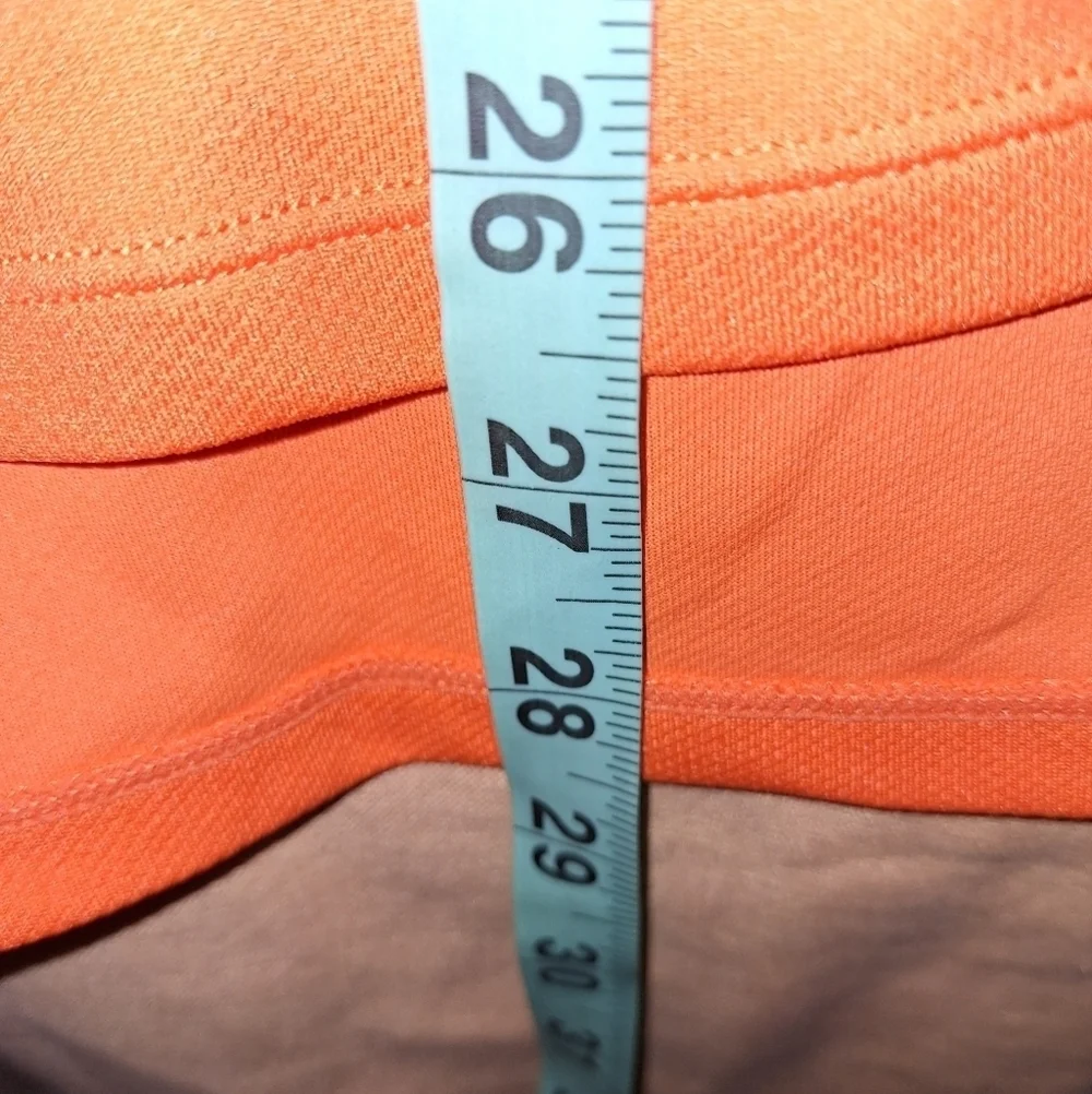 A Nike FitDry short sleeve t-shirt in a men's size medium. EUC.